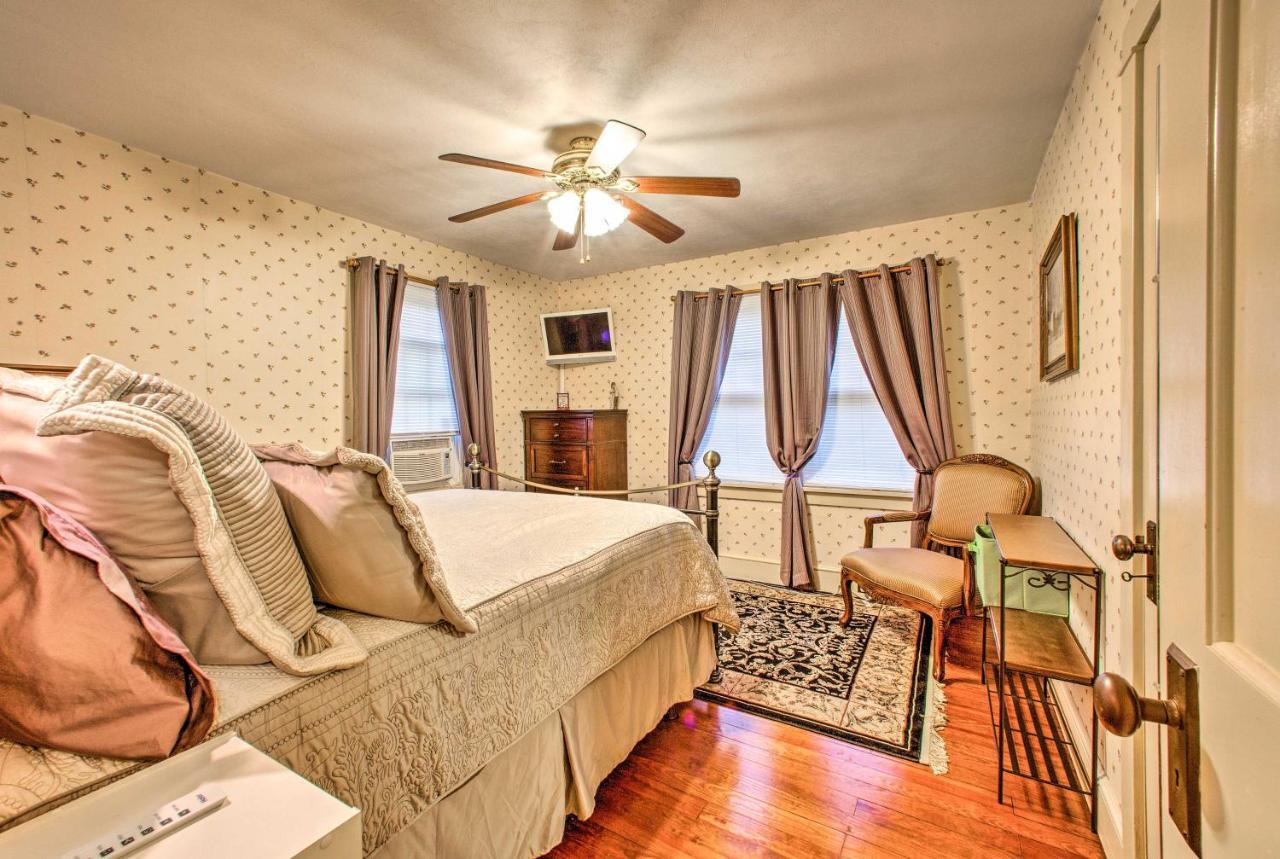 Villa Whimsical Lancaster House With Porch Near Amish Farm Esterno foto