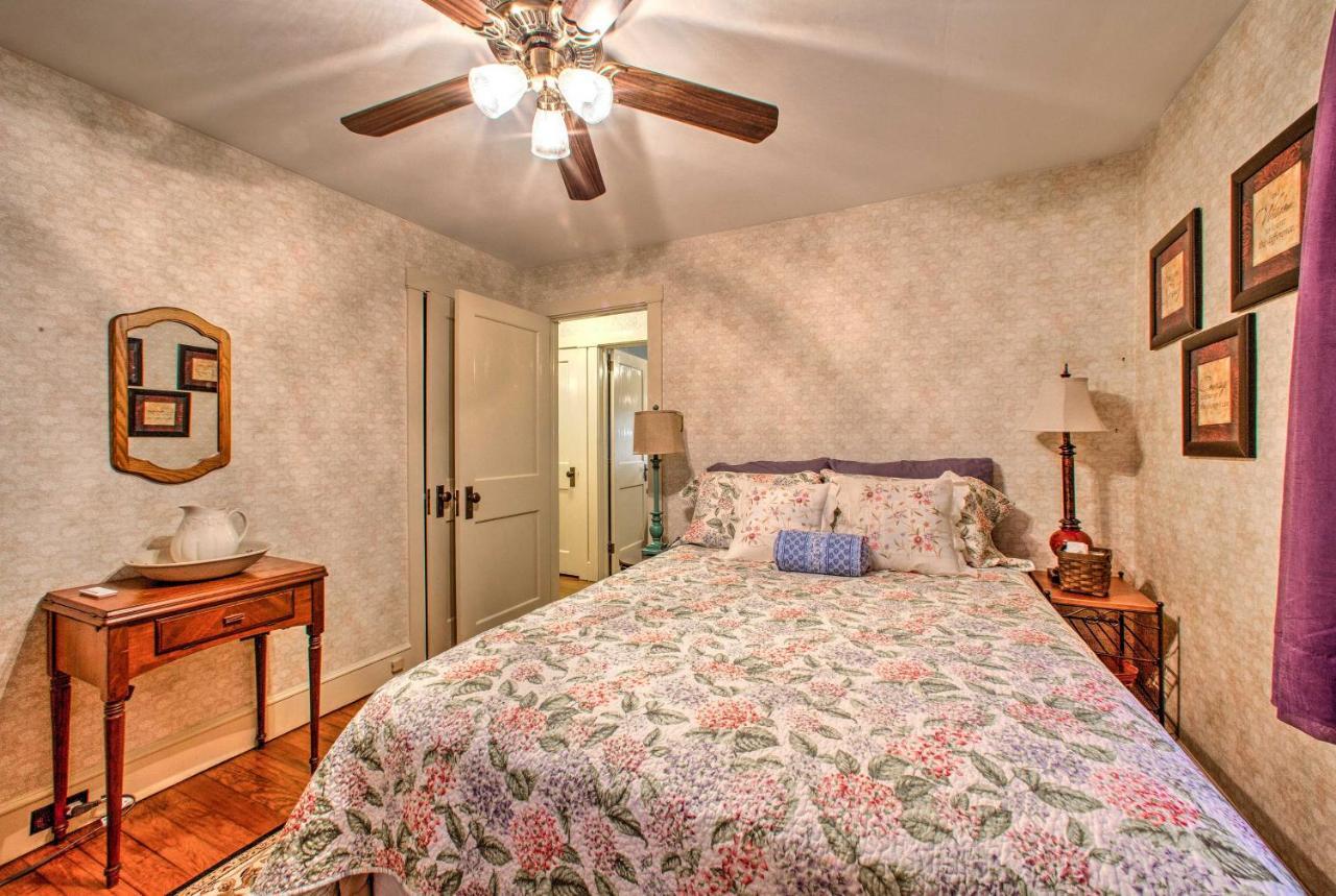Villa Whimsical Lancaster House With Porch Near Amish Farm Esterno foto